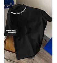 AMOR MAN BÜYÜK BEDEN ÖZEL TASARIM YAKA KOL MOTTO BASKILI PAMUK YENİ TREND BATTAL ERKEK T-SHIRT (Siyah)