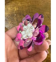 7X7 CM TAŞLI İNCİ BONCUKLU PUL PAYETLİ ÇİÇEK ARMA DİKİŞ AKSESUARI (Pembe)