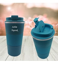 HEDİYESİBİZDEN KİŞİYE ÖZEL İSİM BASKILI İÇİLEBİLİR VAKUMLU KAPAKLI TERMOS BARDAK 500 ML (Petrol)