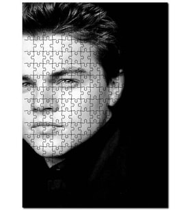 Cakapuzzle Leonardo Di Caprio Yarım Portre Siyah Beyaz Puzzle Yapboz MDF (Ahşap) (500 Parça)