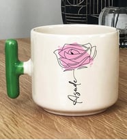 Kişiye Özel Gül ve İsim Yazılı Hediye T Kupa Bardak Çiçek Desenli (Yeşil)