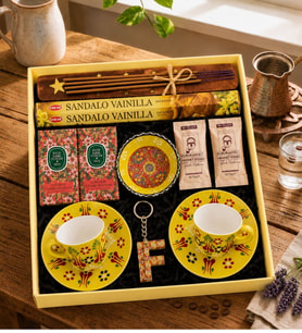El Yapımı Çini Fincan Seti & Çini İkramlık & Harf Anahtarlık & Kahve & Tütsülük ve 1 Paket Tütsü & Kokulu Mendil & Hediye Kutusu (Sarı)