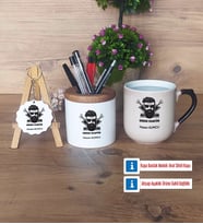 Erkek Kuaförü Hediye Sepeti Kalemlik, Kupa Bardak Sihirli, Ahşap Anahtarlık Hediye (Model 2)