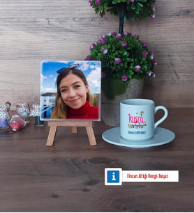 Rusça Öğretmeni Fotoğraflı Dekoratif Taş, Ahşap Altlıklı Türk Kahvesi Fincanı Hediye (Model 2)