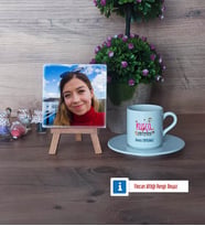 Rusça Öğretmeni Fotoğraflı Dekoratif Taş, Ahşap Altlıklı Türk Kahvesi Fincanı Hediye (Model 2)
