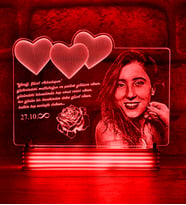 Kadın Arkadaşa Özel Hediye  Kişiye Özel Fotoğraflı 3D Lamba (Kırmızı)