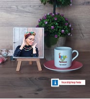 Okul Öncesi Öğretmeni Fotoğraflı Dekoratif Taş, Ahşap Altlıklı Türk Kahvesi Fincanı Hediye Öğretmenler Günü Hediyesi (Model 6)