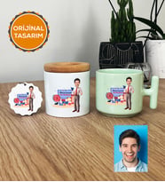 Kişiye Özel Karikatürlü İngilizce Öğretmeni Hediye Seti Pastel T Kupa, Kalemlik, Anahtarlık Erkek İngilizce Öğretmenine Öğretmenler Günü Hediyesi (Yeşil)