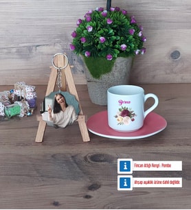İsme Özel Doğum Günü Hediyesi Türk Kahvesi Fincanı Ahşap Altlıklı ve Fotoğraflı Ahşap Anahtarlık Hediye (Model 6)