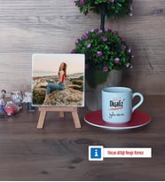 Diyaliz Hemşiresi Fotoğraflı Dekoratif Taş, Ahşap Altlıklı Türk Kahvesi Fincanı Hediye Tıp Bayramı Hediyesi Hemşireler Günü Hediyesi (Model 3)