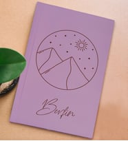 BK Gift Kişiye Özel İsimli Sert Kapaklı Lila Defter, Arkadaşa Hediye, Yeni İş Hediyesi, Anı Defteri, Doğum Günü Hediyesi (Model 6)