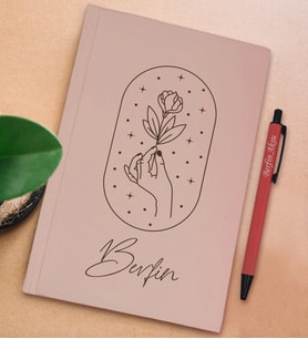 BK Gift Kişiye Özel İsimli Pudra Pembesi Sert Kapaklı Defter ve Tükenmez Kalem Seti, Arkadaşa Hediye, Yeni İş Hediyesi, Doğum Günü Hediyesi (Model 6)