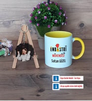 Endüstri Mühendisi Kupa Bardak Beyaz ve Fotoğraflı Ahşap Anahtarlık Hediye (Model 7)