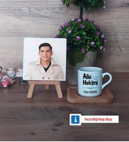 Aile Hekimi Fotoğraflı Dekoratif Taş, Ahşap Altlıklı Türk Kahvesi Fincanı Hediye (Model 1)