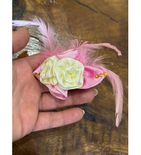 ÇİÇEKLİ KABARTMA TAŞLI KADIN BROŞ GİYİM YAKA TÜRBAN AKSESUARI 9X3 CM (Pembe)