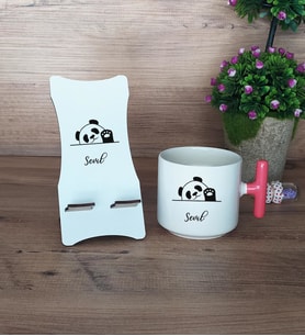 Sevimli Panda Hediye Sepeti Kupa Bardak T Kulplu ve Ahşap Telefon Standı Arkadaşa Doğum Günü Hediyesi (Model 4)