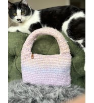 El Yapımı Tüylü Çanta (Pembe-Lila)