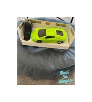 Gezgin Ferrari Araba 1:24 Rengarenk Uzaktan Kumandalı 2 Fonksiyonlu (Yeşil)