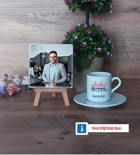 İspanyolca Öğretmeni Fotoğraflı Dekoratif Taş, Ahşap Altlıklı Türk Kahvesi Fincanı Hediye (Model 2)