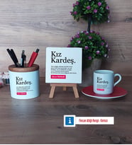 Kız Kardeş Hediye Seti Dekoratif Taş, Kalemlik, Ahşap Altlıklı Türk Kahvesi Fincanı Hediye (Model 3)