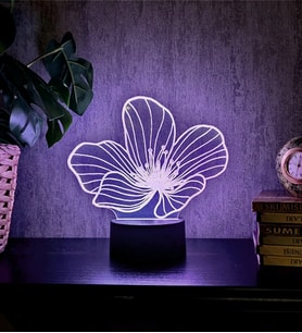 Çiçek RGB LED Gece Lambası – 16 Renkli Pleksi Masa Lambası (Adaptörlü)