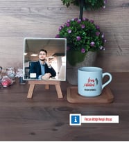 İcra Müdürü Fotoğraflı Dekoratif Taş, Ahşap Altlıklı Türk Kahvesi Fincanı Hediye (Model 1)