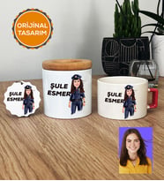Kişiye Özel Karikatürlü Polis Hediye Seti Lüks Fincan, Kalemlik, Anahtarlık Kadın Polise Polisler Günü Hediyesi (Pembe)