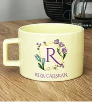Kişiye Özel Çiçekli R Harfli Hediye Pastel Fincan İsim Soyisim Yazılı (Sarı)