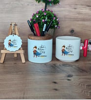 Kadın İngilizce Öğretmeni Hediye Sepeti Kupa Bardak T Kulplu, Kalemlik ve Anahtarlık Öğretmenler Günü Hediyesi (Model 1)