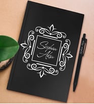 BK Gift Kişiye Özel İsimli Siyah Sert Kapaklı Defter ve Tükenmez Kalem Seti, Arkadaşa Hediye, Yeni İş Hediyesi, Doğum Günü Hediyesi (Model 14)
