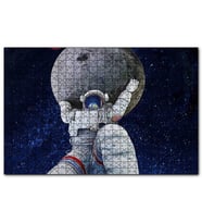 Cakapuzzle Ayı Taşıyan Astronot İllüstrasyon  Puzzle Yapboz MDF (Ahşap) (255 Parça)