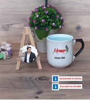 Memur Kupa Bardak Beyaz ve Fotoğraflı Ahşap Anahtarlık Hediye (Model 10)