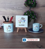 Web Tasarım Uzmanı Hediye Seti Dekoratif Taş, Kalemlik, Ahşap Altlıklı Türk Kahvesi Fincanı Hediye (Model 4)