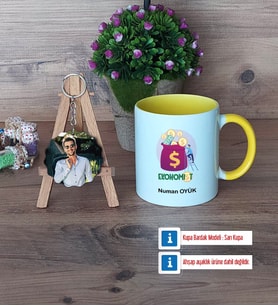 Ekonomist Kupa Bardak Beyaz ve Fotoğraflı Ahşap Anahtarlık Hediye (Model 7)