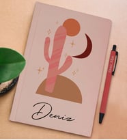 BK Gift Kişiye Özel İsimli Pudra Pembesi Sert Kapaklı Defter ve Tükenmez Kalem Seti, Arkadaşa Hediye, Yeni İş Hediyesi, Doğum Günü Hediyesi (Model 12)