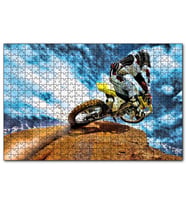 Cakapuzzle Tepenin Üzerindeki Motokrosçu ve Bulutlar  Puzzle Yapboz MDF (Ahşap) (1000 Parça)