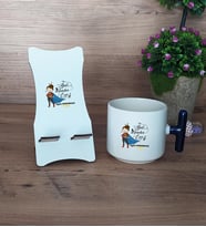 Kadın İngilizce Öğretmeni Hediye Sepeti Kupa Bardak T Kulplu ve Ahşap Telefon Standı Öğretmenler Günü Hediyesi (Model 2)