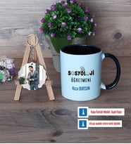 Sosyoloji Öğretmeni Kupa Bardak Beyaz ve Fotoğraflı Ahşap Anahtarlık Hediye Öğretmenler Günü Hediyesi (Model 11)