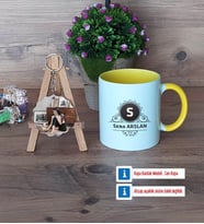Baş Harf ve İsim Soyisim Kupa Bardak Beyaz ve Fotoğraflı Ahşap Anahtarlık Hediye (Model 7)