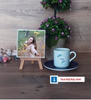 İsme Özel Doğum Günü Hediyesi Fotoğraflı Dekoratif Taş, Ahşap Altlıklı Türk Kahvesi Fincanı Hediye (Model 4)