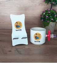 Kadın Öğretmene Hediye Hediye Sepeti Kupa Bardak T Kulplu ve Ahşap Telefon Standı Öğretmenler Günü Hediyesi (Model 1)