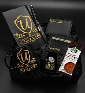 Kişiye Özel Siyah Ajanda Defter & Siyah Kupa & Cüzdan & Kartvizitlik & Zippo Tarzı Çakmak & Tükenmez Kalem & Caffe Mocha Hediye Seti (Model 2)