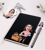BK Gift Kişiye Özel Bayan Öğretmen Karikatürlü Beyaz Defter Kalem Ve Anahtarlık Hediye Seti-5 (Model 2)
