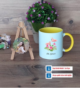 Flamingo Kupa Bardak Beyaz ve Fotoğraflı Ahşap Anahtarlık HediyeArkadaşa Doğum Günü Hediyesi (Model 7)