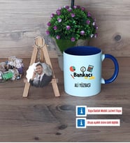 Bankacı Kupa Bardak Beyaz ve Fotoğraflı Ahşap Anahtarlık Hediye (Model 3)