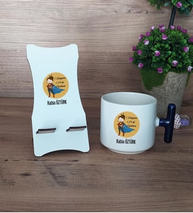 Kadın Öğretmene Hediye Hediye Sepeti Kupa Bardak T Kulplu ve Ahşap Telefon Standı Öğretmenler Günü Hediyesi (Model 2)