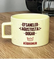 Kişiye Özel Efsaneler Ağustosta Doğar Hediye Pastel Fincan Doğum Günü Hediyesi (Sarı)