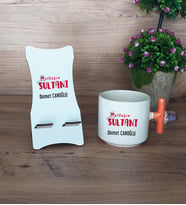 Mutfağın Sultanı Hediye Sepeti Kupa Bardak T Kulplu ve Ahşap Telefon Standı Anneye Hediye Anneler günü Hediyesi (Model 7)