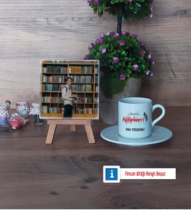 Kütüphaneci Fotoğraflı Dekoratif Taş, Ahşap Altlıklı Türk Kahvesi Fincanı Hediye (Model 2)