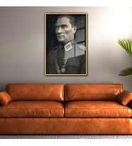 Metal Çerçeveli Cam Tablo Başkomutan Atatürk Portresi (Gold)